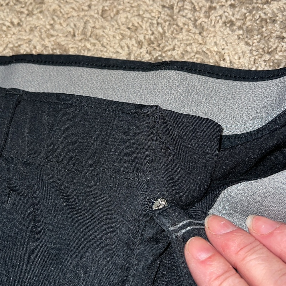 Under Armour black casual short - Picture 10 of 10